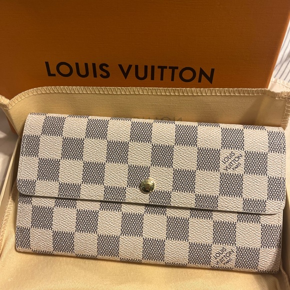 Louis Vuitton Handbags - Wallet